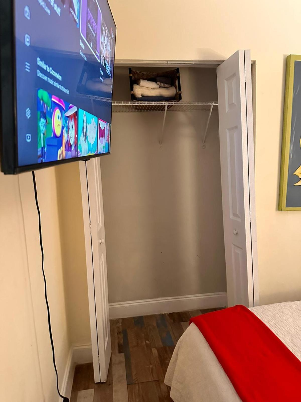 Private Rooms At Miami Centrally Located With Free Parking Екстер'єр фото