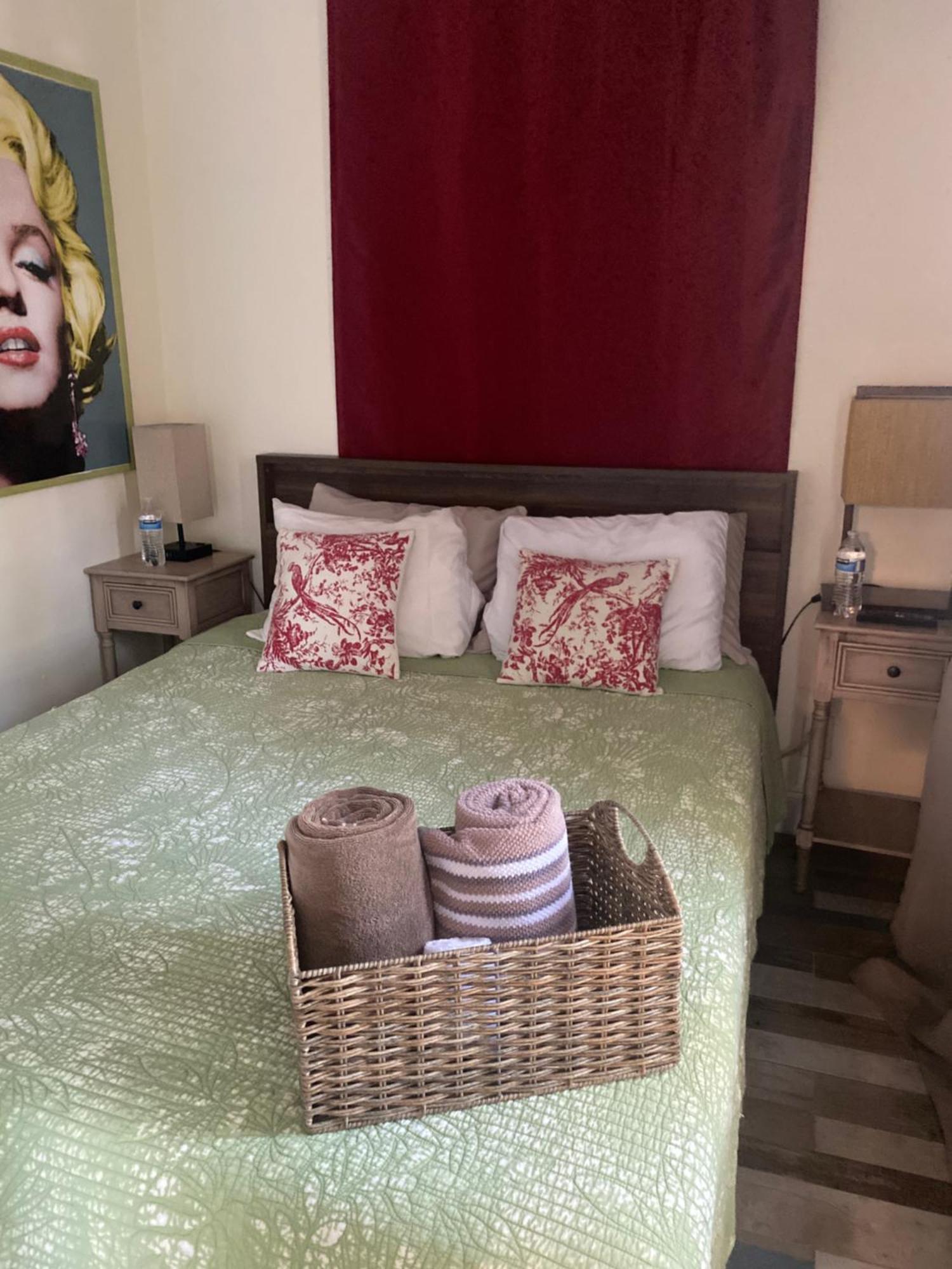 Private Rooms At Miami Centrally Located With Free Parking Екстер'єр фото