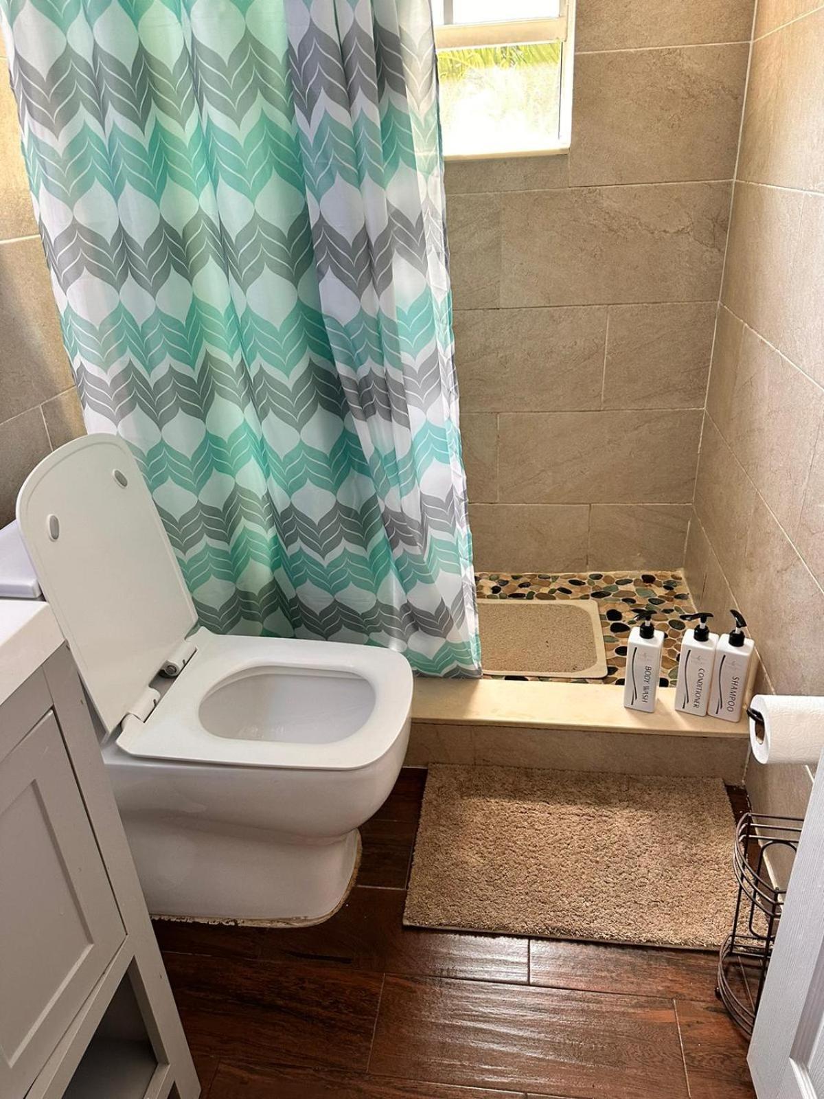 Private Rooms At Miami Centrally Located With Free Parking Екстер'єр фото