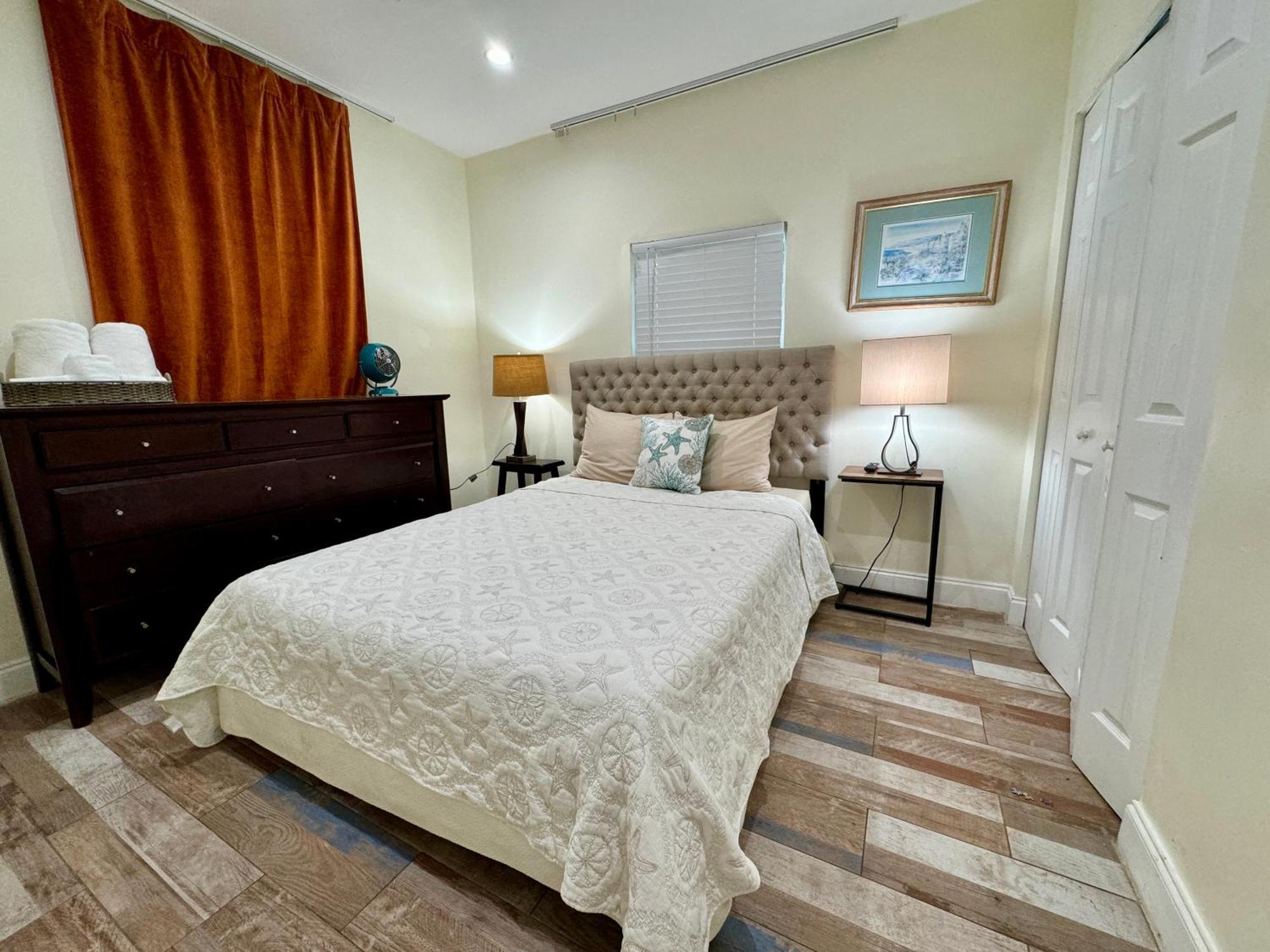 Private Rooms At Miami Centrally Located With Free Parking Екстер'єр фото