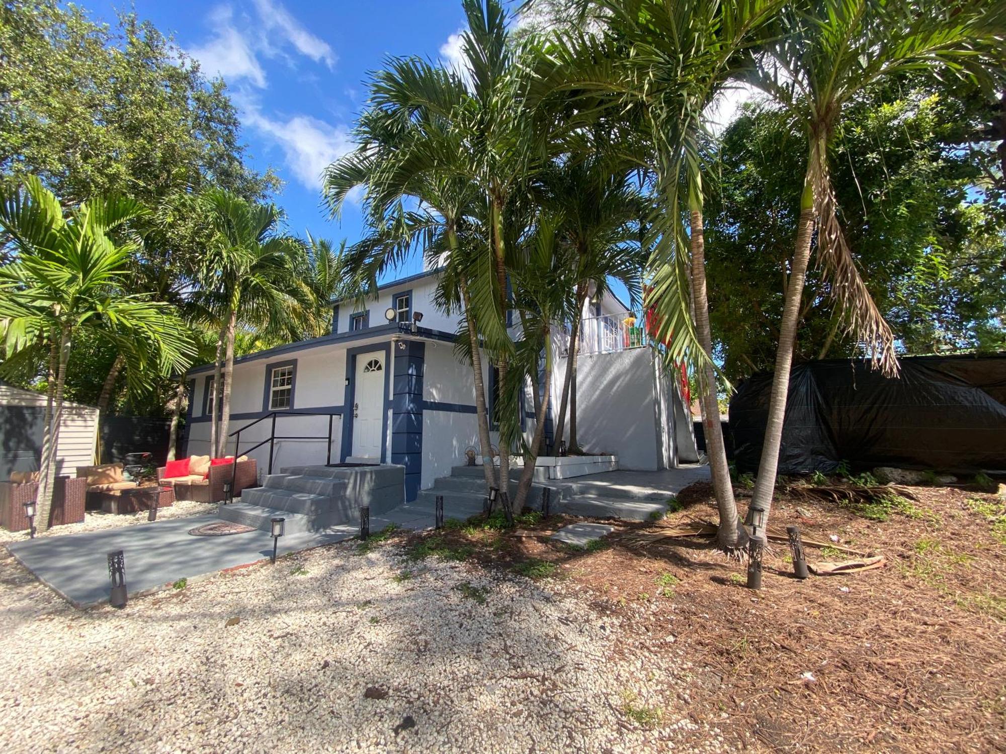 Private Rooms At Miami Centrally Located With Free Parking Екстер'єр фото