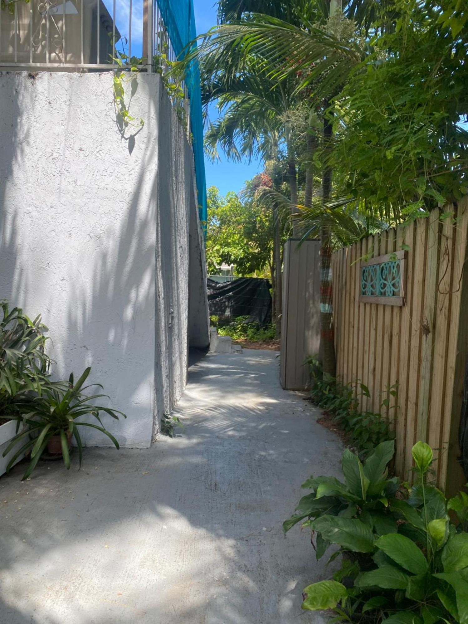 Private Rooms At Miami Centrally Located With Free Parking Екстер'єр фото