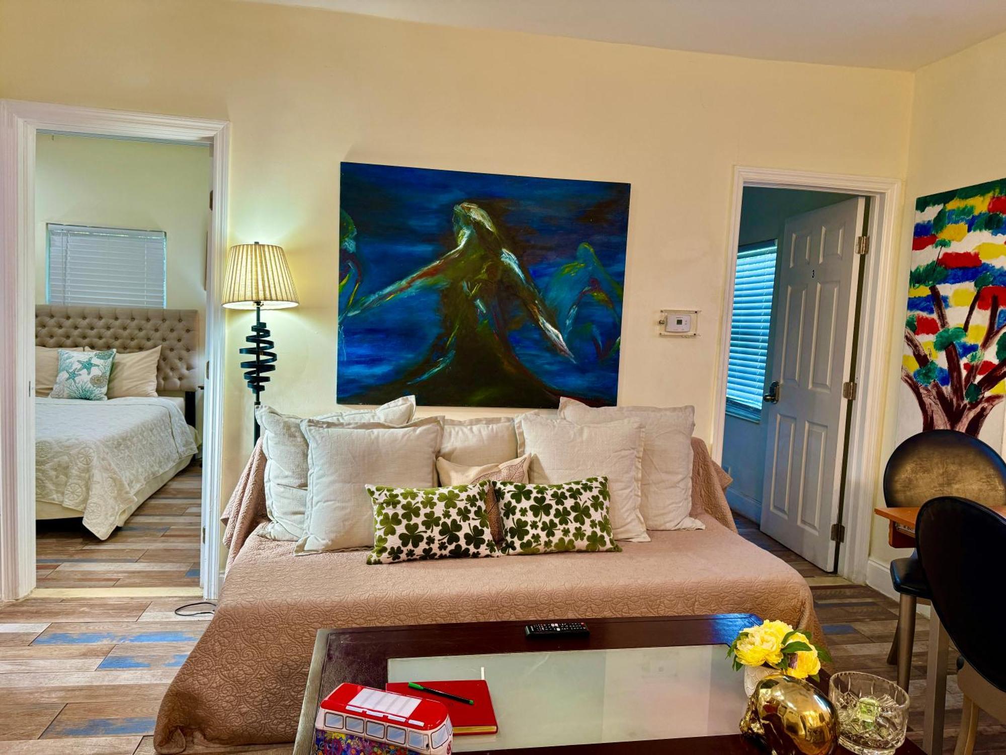 Private Rooms At Miami Centrally Located With Free Parking Екстер'єр фото