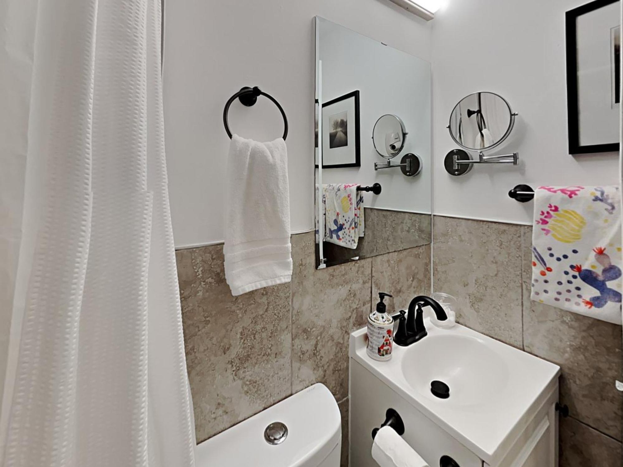 Private Rooms At Miami Centrally Located With Free Parking Екстер'єр фото
